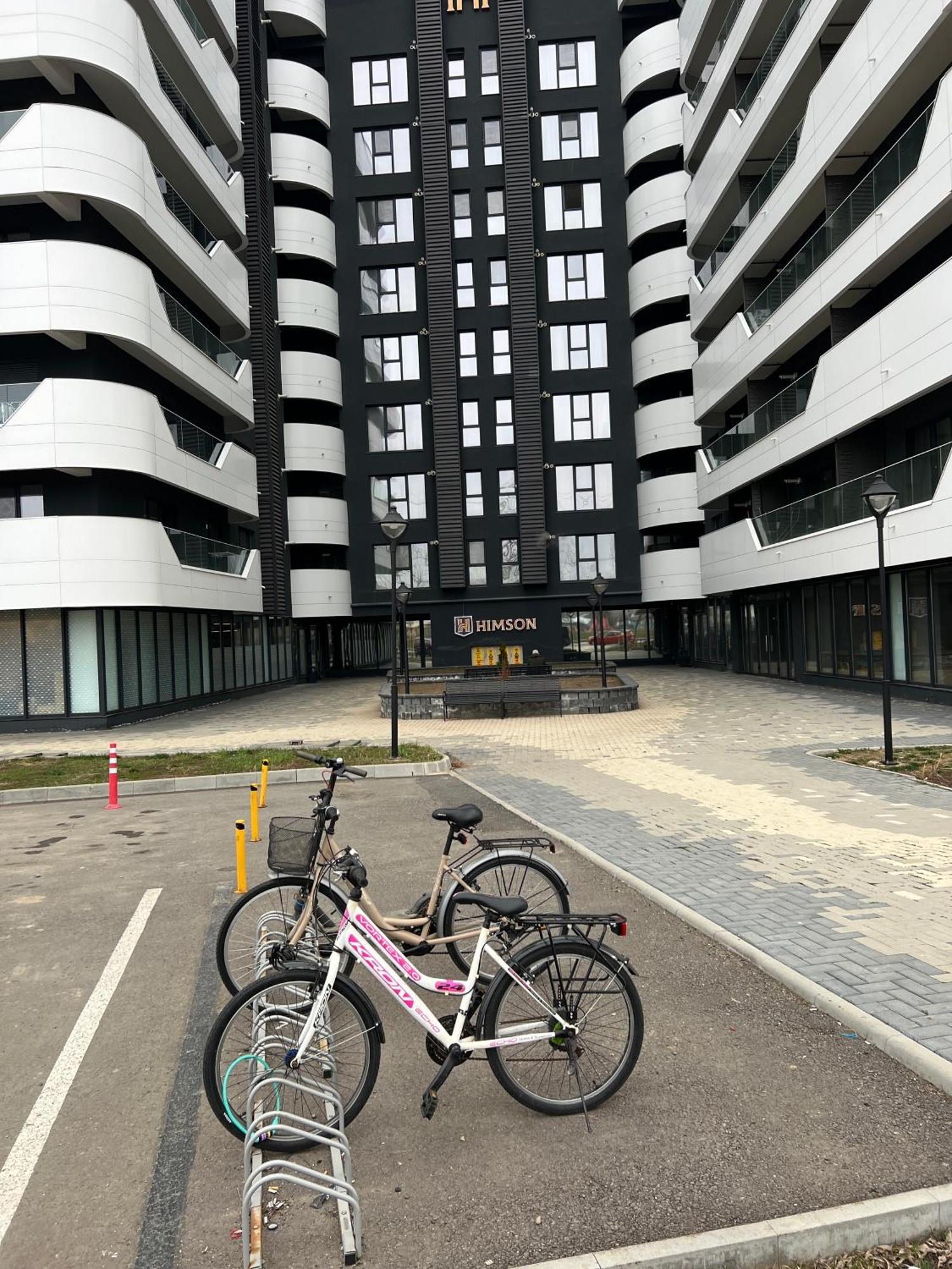 Airport Flyhub Chic Apartment Iasi Ngoại thất bức ảnh